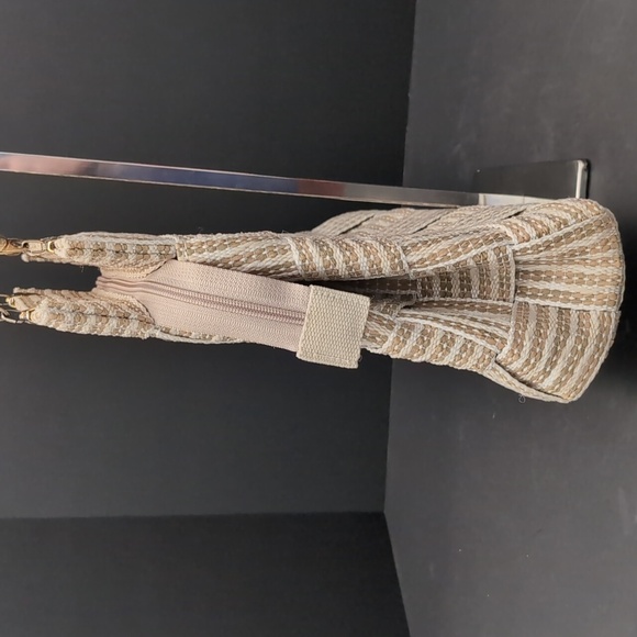 VGT, Fiona Italian Straw Woven Women's Handbag with Rope Handles. - Picture 4 of 16